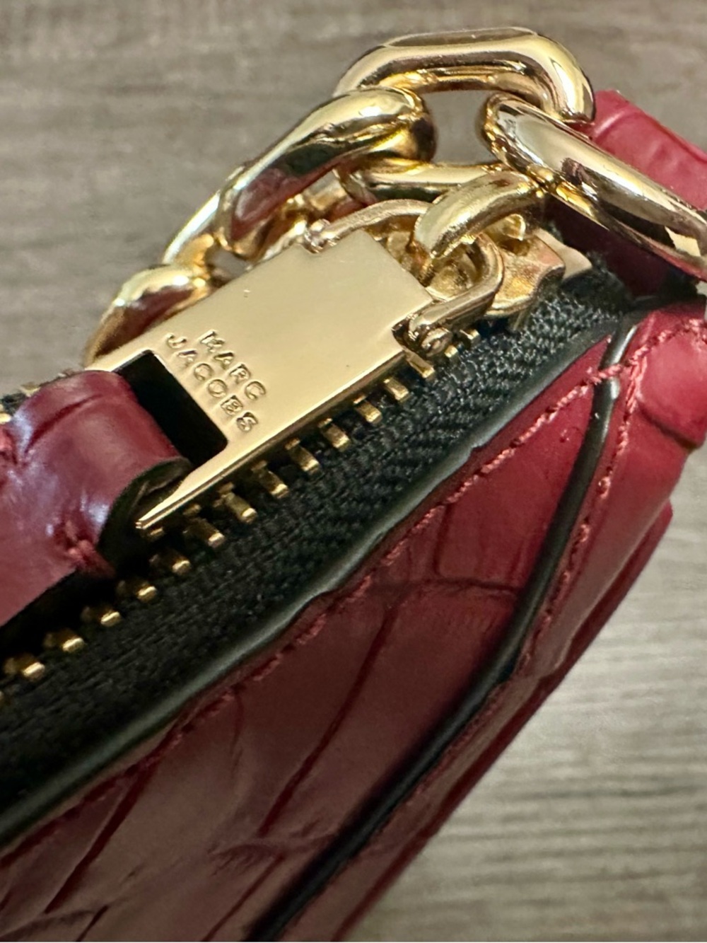 Red Croc-Embossed Chain Handle Shoulder Bag - Picture 5 of 8